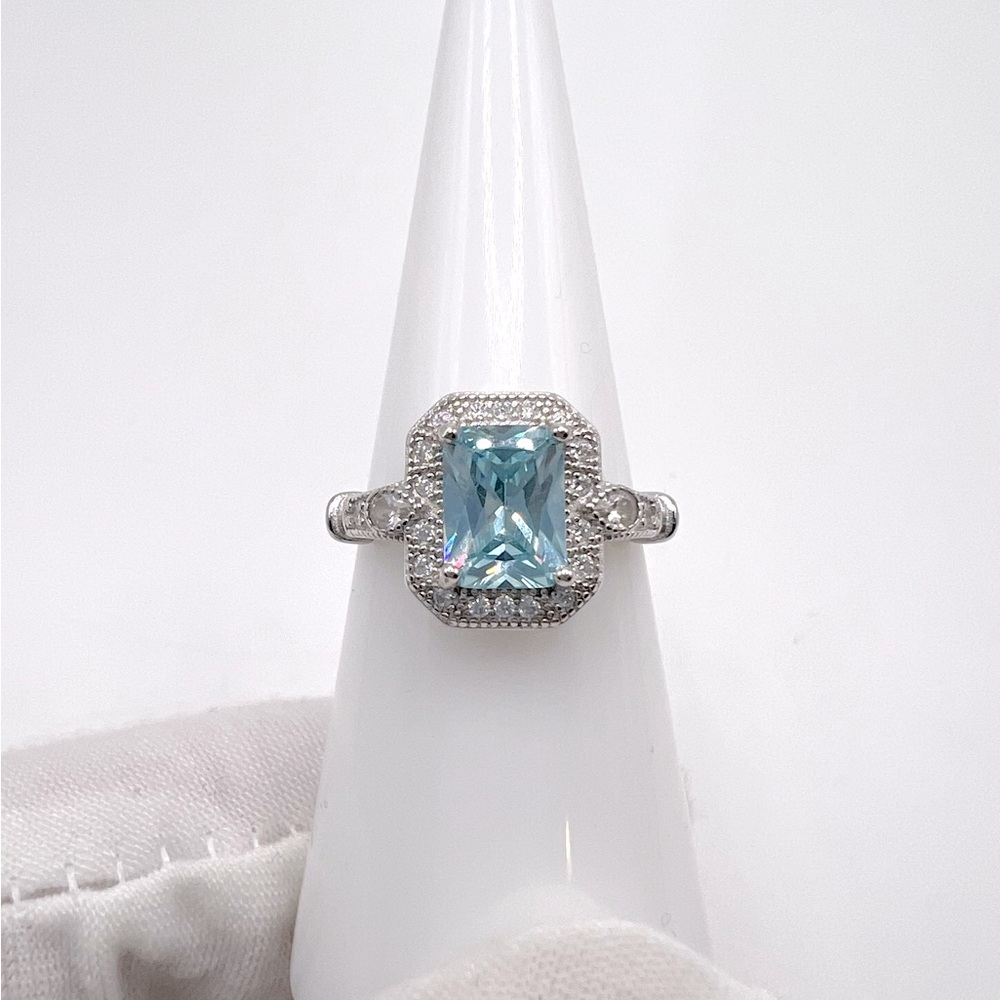 .925 Sterling Silver Aquamarine Cz Ring - Picture 6 of 16